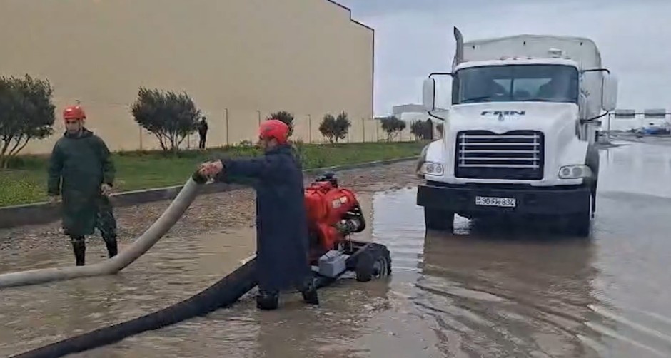 İntensiv yağışlarla əlaqədar təhlükəsizik tədbirləri davam etdirilir - VİDEO