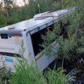В Подмосковье автобус с пассажирами улетел в кювет