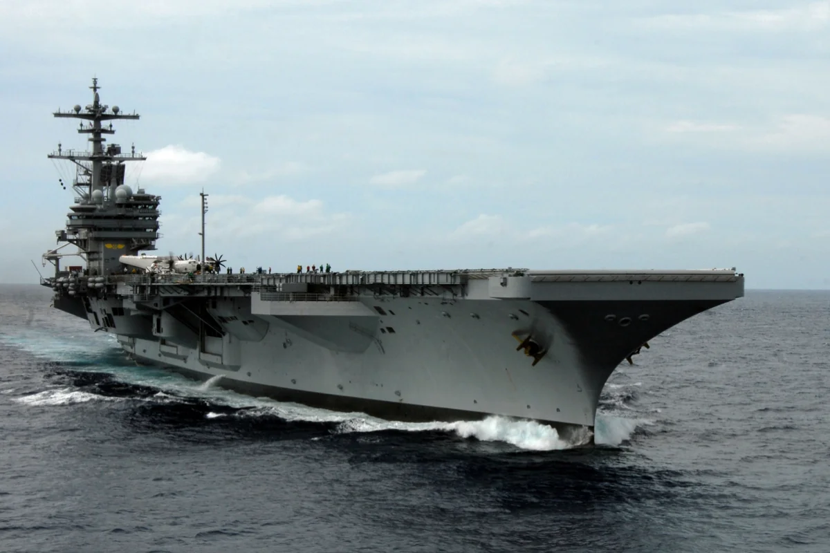 ABŞ aviadaşıyıcısı husilərə görə Ərəb dənizinə yolunu uzatmalı olub