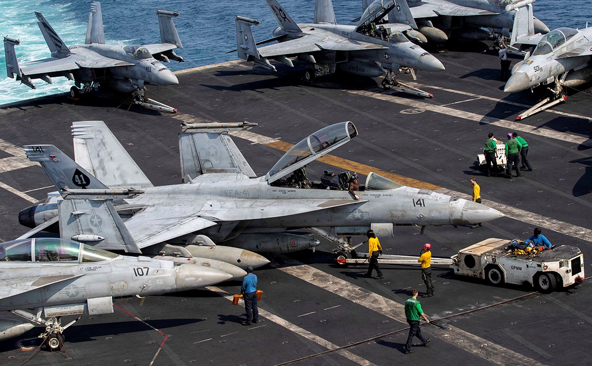 США стянули более 10 тысяч военных к Ормузскому проливу