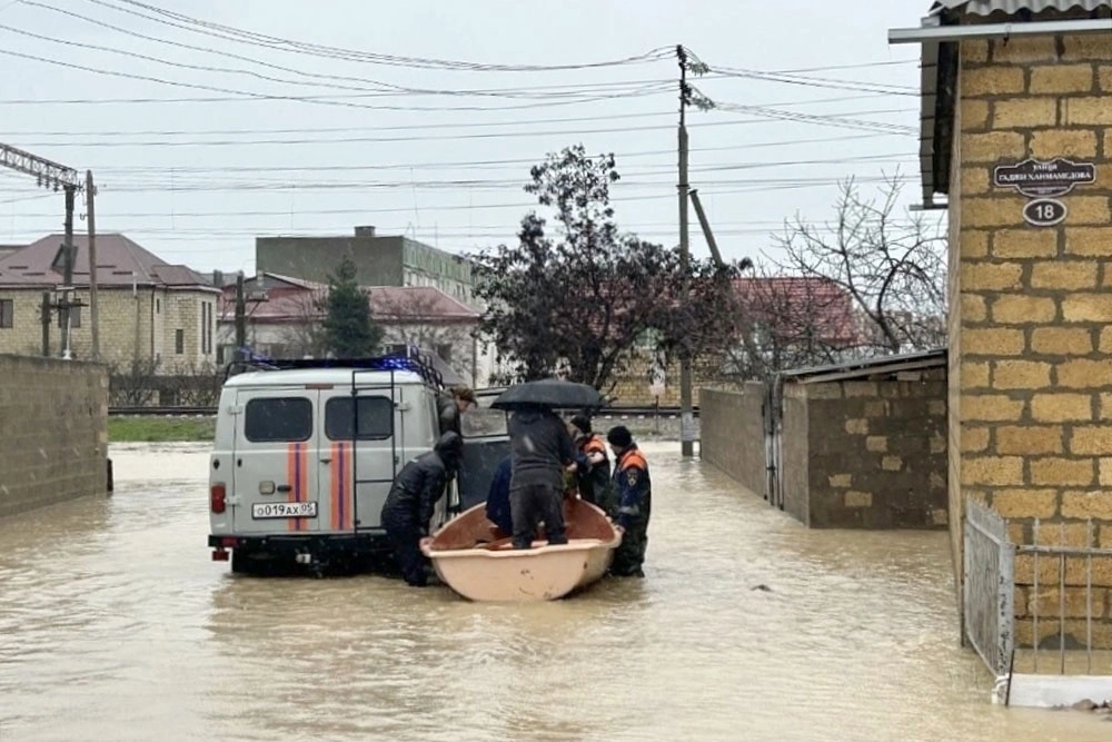 МЧС РФ: В Дагестане остаются подтопленными 117 жилых домов
