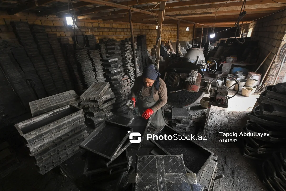 65-летняя Бюльбюль Бабаева 15 лет создаёт тротуарную плитку своими руками