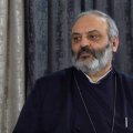 В Армении продлили арест архиепископу Баграту Галстаняну