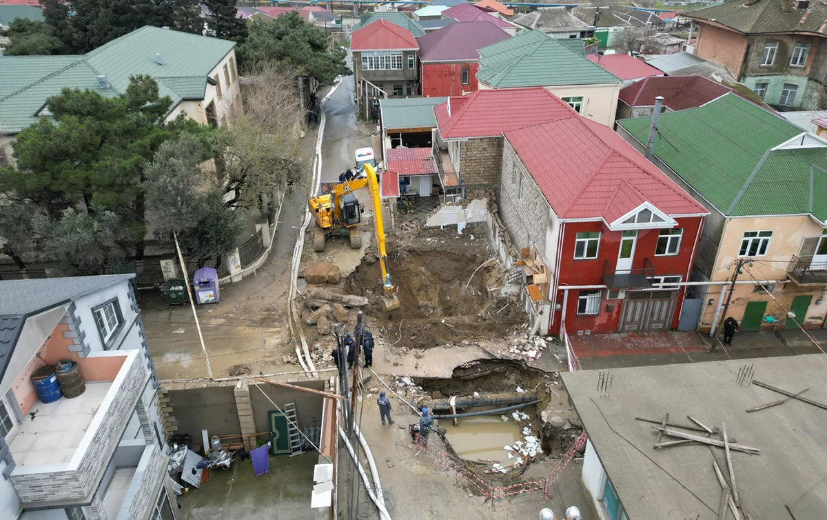 Keşlədə sökülmüş evin sakinlərinə birdəfəlik maddi yardım ödəniləcək
