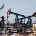 Цена азербайджанской нефти выросла более чем на $2