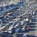 На ряде улиц и проспектов Баку затруднено движение транспорта