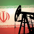 Bloomberg: Иран начал сокращать добычу нефти