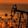 Мировые цены на нефть снизились более чем на 1,5%