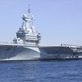 Французский авианосец направляется в Красное море