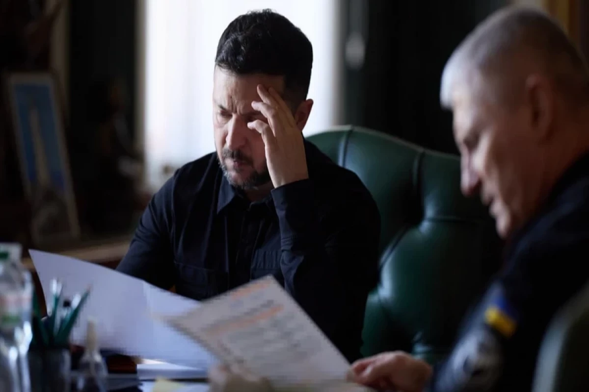 Zelenski HHM sistemlərinin Moskva ətrafında cəmləşdirilməsi fonunda orduya tapşırıq verib