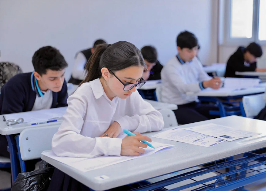 Buraxılış imtahanında 8 nəfər maksimum bal yığıb, 3 nəfər xaric olunub