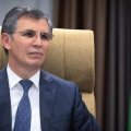 Nə üçün 8 noyabr 9 maydan yüksəkdə dayanır?