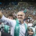 Pezeşkian DÇ-2026-ya yollanacaq futbol üzrə İran yığmasının düşərgəsində olub