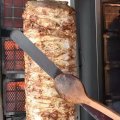 Usta dönərçi toyuq dönərinin yeyilməməsi gərəkən hissəsini açıqladı