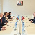 Parlamentdə Latviya nümayəndə heyəti ilə görüş keçirilib