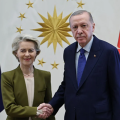 Ərdoğan Fon der Lyayenlə Türkiyə-Aİ münasibətlərini, regional inkişafları və əməkdaşlığı müzakirə edib