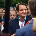 Против племянника Карапетяна возбудили дело за сокрытие наличия другого гражданства