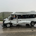 Mikroavtobus yük maşını ilə toqquşdu - Yaralılar var
