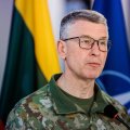 Бывшего командующего армией Литвы оштрафовали из-за зубов