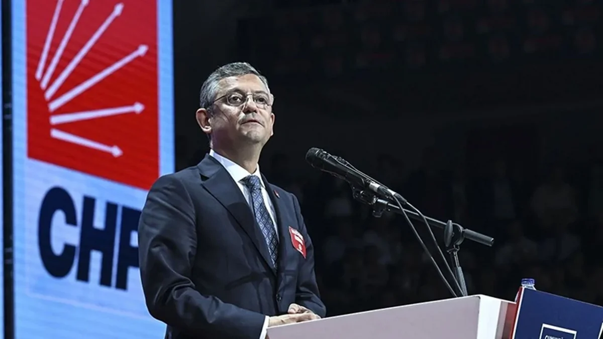 Özgür Özel CHP-nin qrup rəhbəri oldu