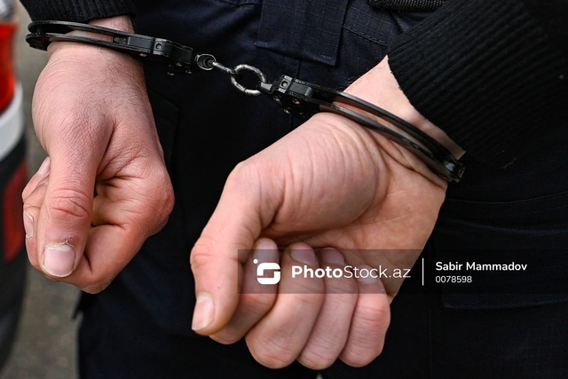 В Гаджигабуле арестованы двое за кражу денег из дома родственника