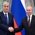 Putin Qazaxıstana səfər edib