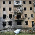 При ударах ВС РФ по детской площадке в Херсоне погиб мужчина, трое человек пострадали