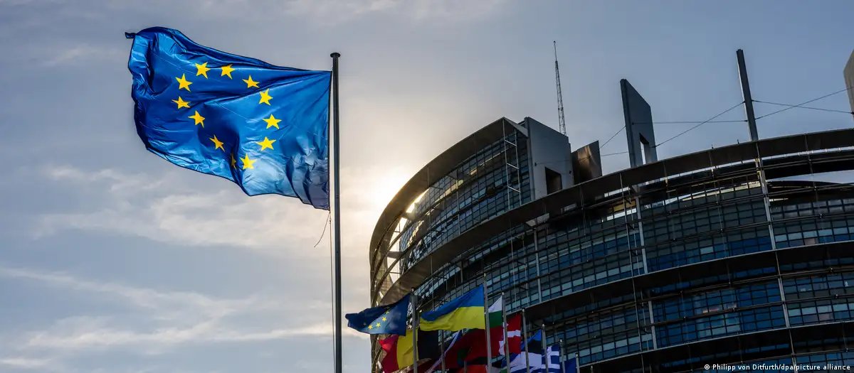 Евросоюз поставил на паузу