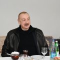 Президент ознакомился с условиями, созданными в частных домах для военнослужащих в Ходжалы