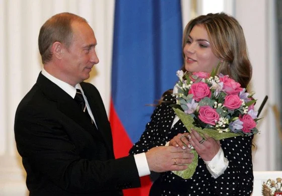 Putinin gizli ailəsi ilə bağlı qəribə iddia yayıldı