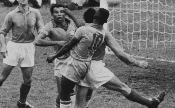Футболка Пеле с финала ЧМ-1958 выставлена на аукцион
