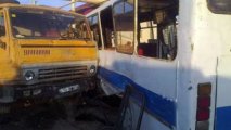Avtobus yük maşını ilə toqquşub; 9 nəfər xəsarət alıb 