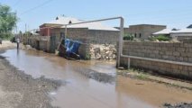 Bakıda su kəməri partladı, evləri su basdı  - FOTO