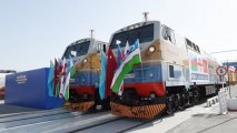 По Баку-Тбилиси-Карс отправлен поезд рекордной длины