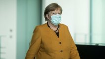 Angela Merkel Almaniya Bundestaqında dindirilib