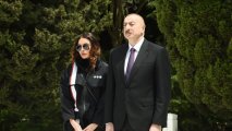 İlham Əliyev və Mehriban Əliyeva Həzi Aslanovun məzarını ziyarət ediblər