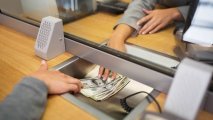 В Азербайджане приостановлены денежные переводы по системе Contact