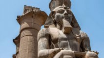 Археологи нашли верхнюю часть статуи Рамзеса II - ФОТО
