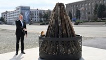 Ильхам Алиев разжег праздничный костер в Ханкенди по случаю Новруза - ФОТО - ОБНОВЛЕНО