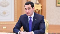 Президент Туркмениcтана помиловал 365 заключенных