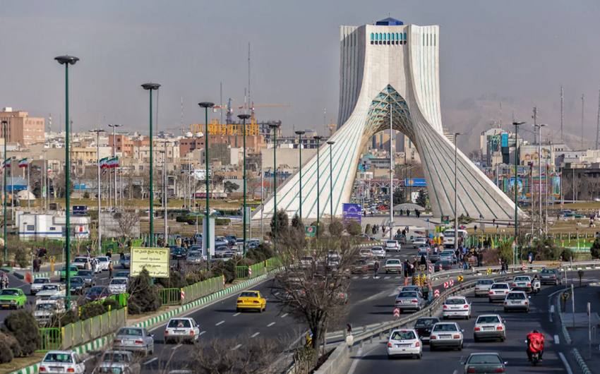 İran Tehran üzərində hava məkanını bağlayıb