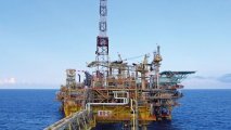 bp начала добычу нефти с новой платформы на блоке АЧГ
