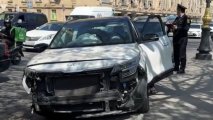 В Баку автомобиль врезался в столб - ВИДЕО