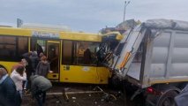 В Беларуси в результате столкновения автобуса с фурой пострадали более 40 человек