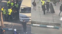 İran əxlaq polisi pusquda: Qadınları zorakılıqla avtomobilə mindirirlər - VİDEO