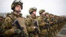 Столтенберг ждет, что Украина сама обеспечит себя войсками
