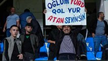 Azərbaycanda futbolçunun atası oğluna maraqlı pankart açdı - FOTO