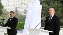 Ильхам Алиев и Садыр Жапаров приняли участие в открытии памятника Чингизу Айтматову в Баку - ОБНОВЛЕНО + ФОТО