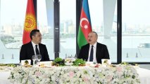 В Баку был организован государственный прием в честь президента Кыргызстана - ОБНОВЛЕНО + ФОТО