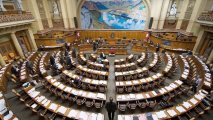 В парламенте Швейцарии поддержали план о предоставлении помощи Украине